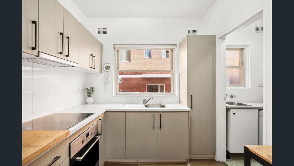 Randwick Luxury 2 Bed With Parking & Study Desks